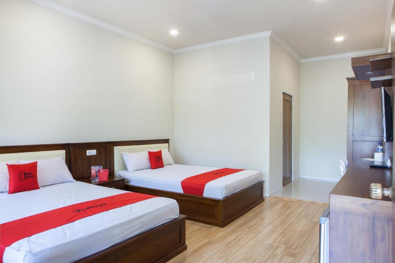 Reddoorz Plus Near Mall Roxy Banyuwangi Banyuwangi  Exteriér fotografie