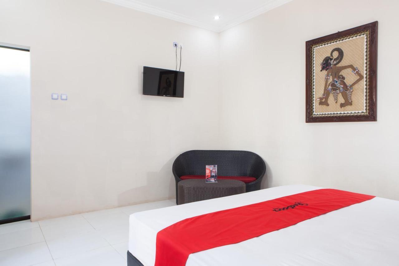 Reddoorz Plus Near Mall Roxy Banyuwangi Banyuwangi  Exteriér fotografie
