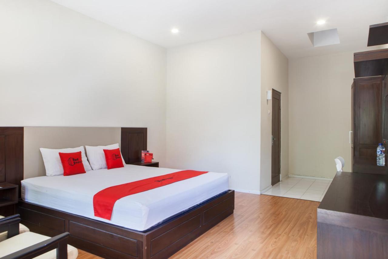 Reddoorz Plus Near Mall Roxy Banyuwangi Banyuwangi  Exteriér fotografie