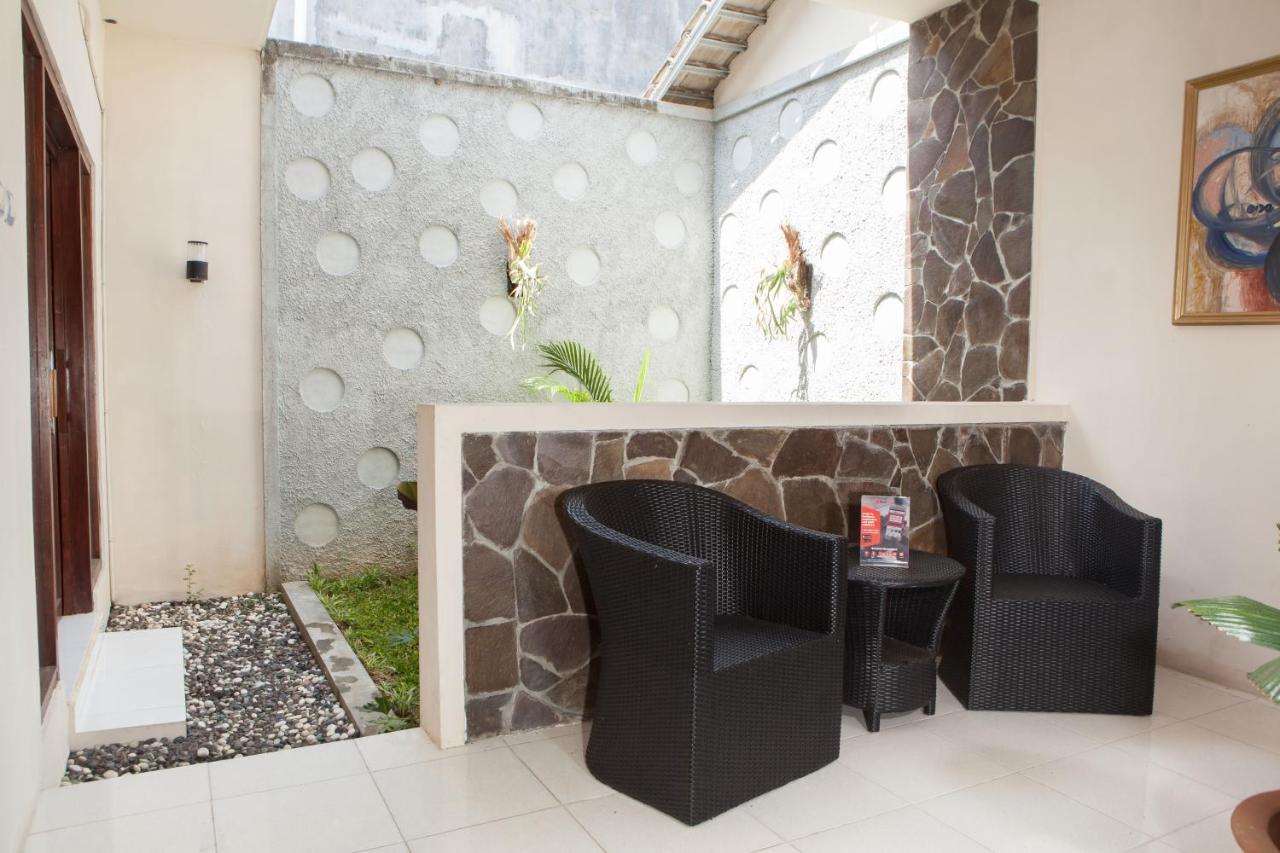 Reddoorz Plus Near Mall Roxy Banyuwangi Banyuwangi  Exteriér fotografie