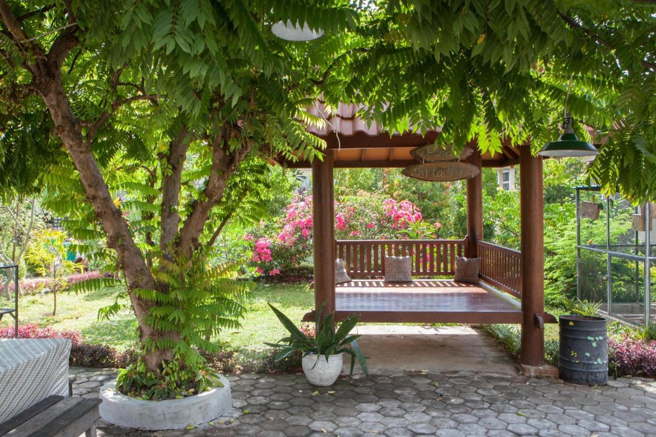 Reddoorz Plus Near Mall Roxy Banyuwangi Banyuwangi  Exteriér fotografie