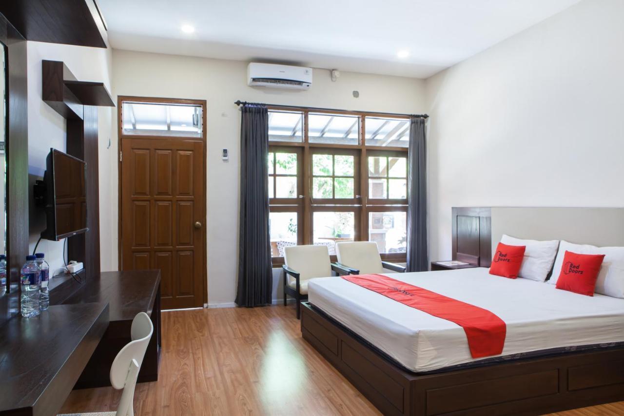 Reddoorz Plus Near Mall Roxy Banyuwangi Banyuwangi  Exteriér fotografie